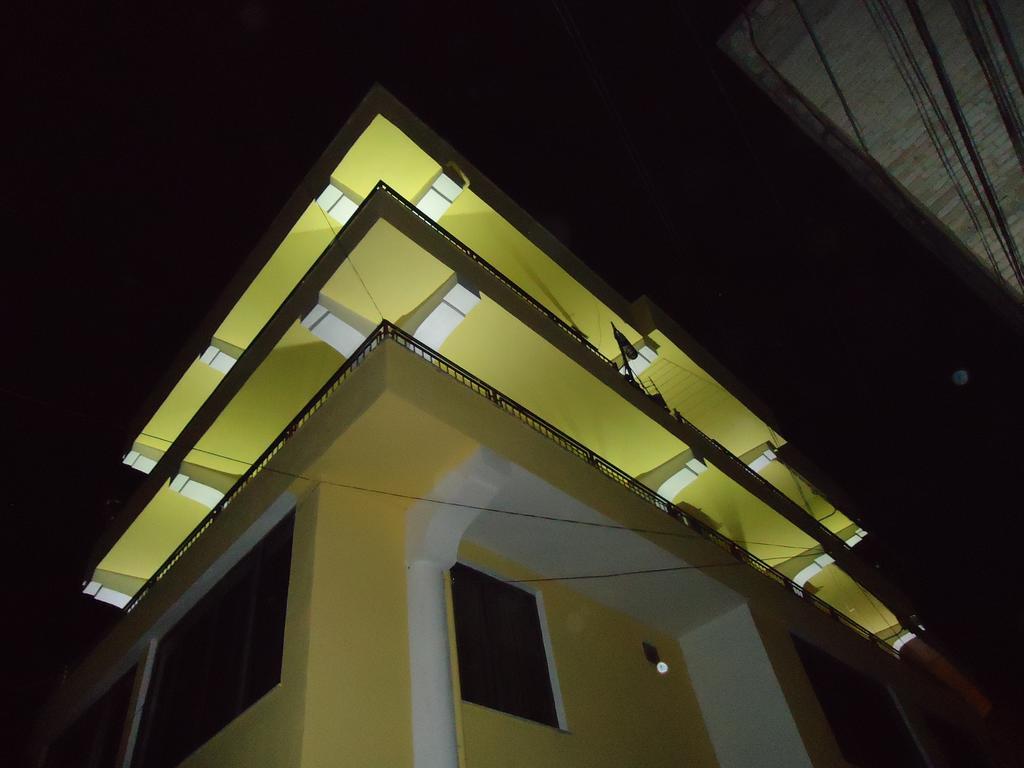 Central Apartments Shoshi Tirana Zimmer foto